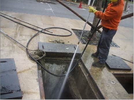 甘州池底污泥如何清理