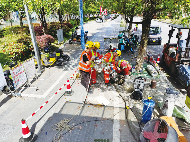  甘州UV-CIPP紫外光固化修复